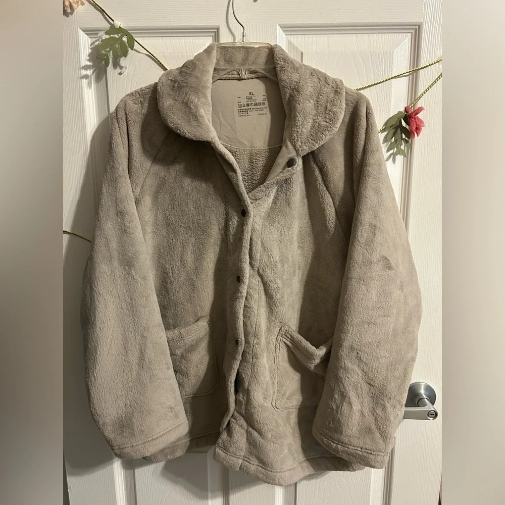 Muji Plush T Shirt Jacket with Snap Buttons - XL - Picture 2 of 8